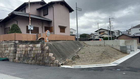 【売土地（建築条件無）】大阪府摂津市一津屋