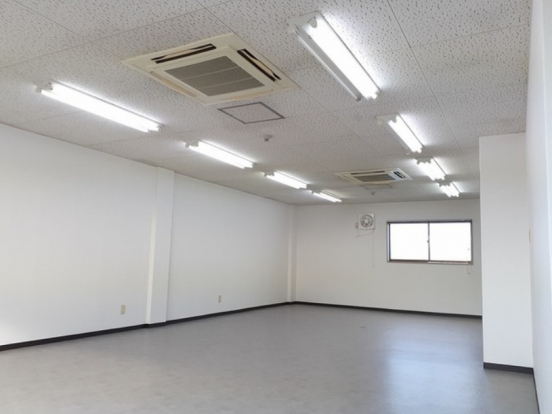 【貸倉庫付事務所】大阪府茨木市野々宮