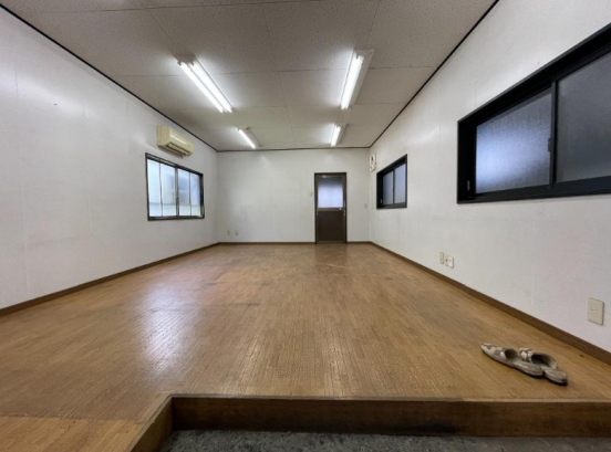 【貸倉庫・工場】大阪府堺市堺区遠里小野
