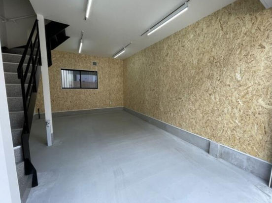 【貸倉庫・事務所】大阪府守口市大久保町