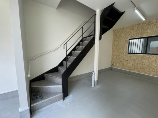 【貸倉庫・事務所】大阪府守口市大久保町