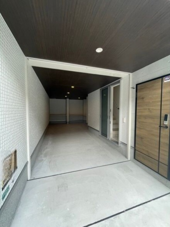 【貸ガレージハウス】大阪府枚方市長尾家具町