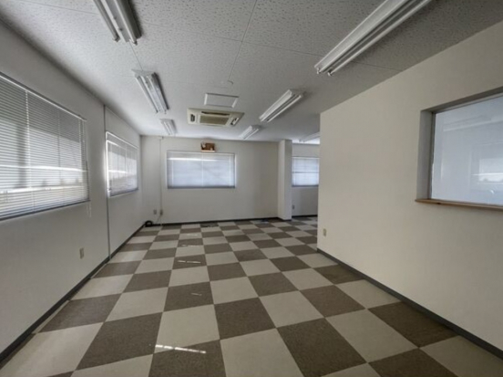 【貸倉庫事務所】兵庫県伊丹市森本