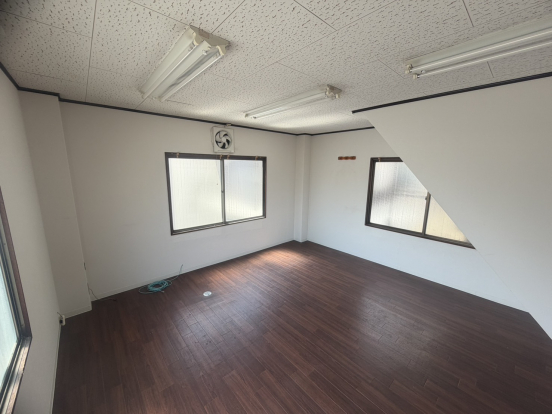 【貸倉庫】大阪府寝屋川市黒原旭町