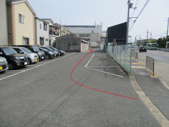 【シャッター付ガレージ】大阪府高槻市芝生町