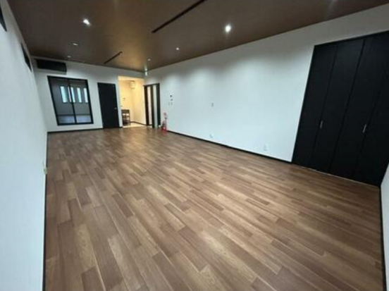 【貸ガレージハウス　A号】大阪市西成区津守